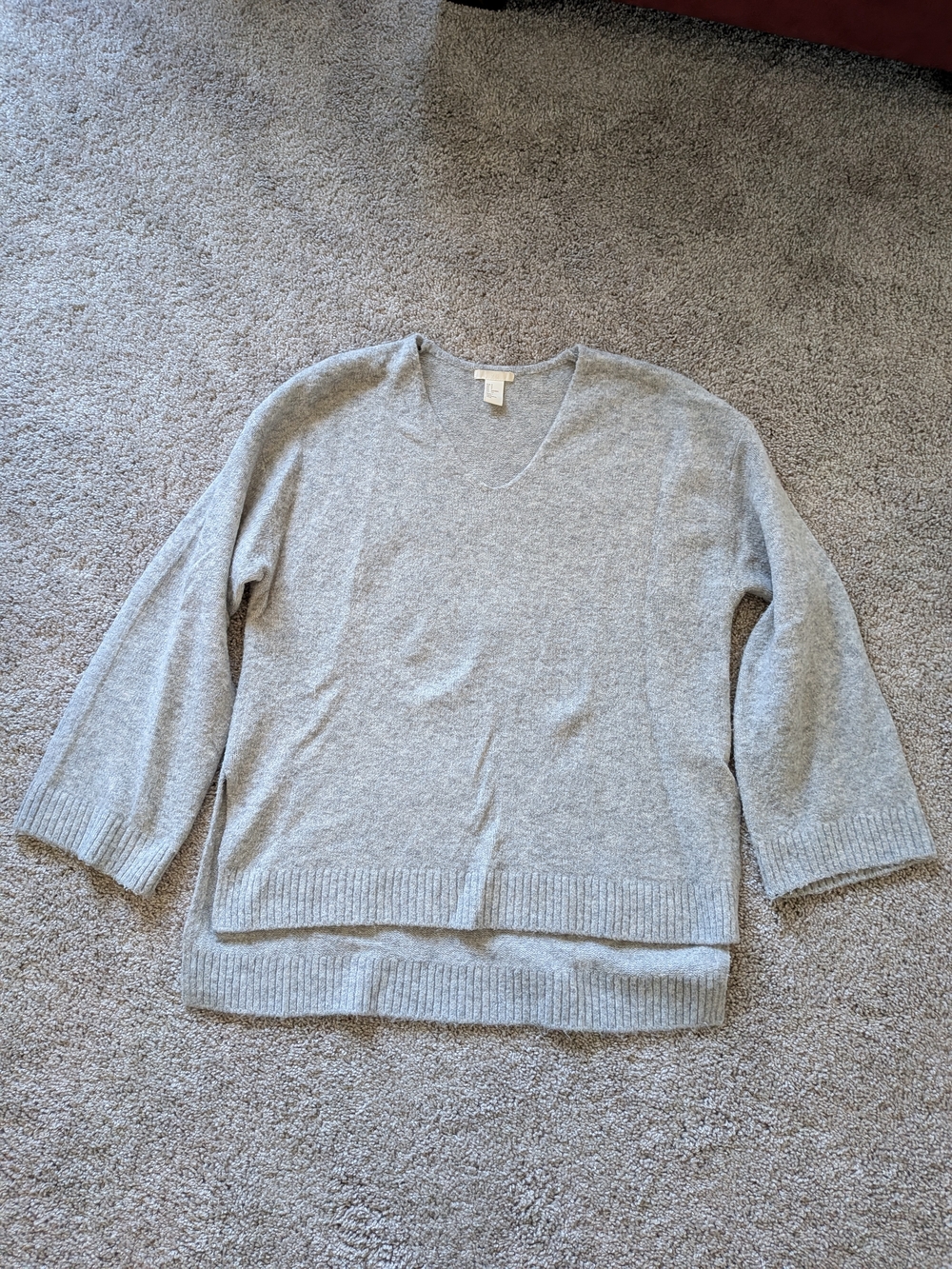 H&M Light Gray V-Neck Women's Sweater